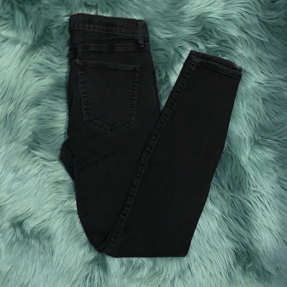 Black GAP skinny jeans